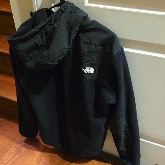 The North Face Men's Black Performance Jacket - Picture 2 of 4